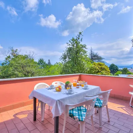 Manuela's Next To Center View Terrace - Happy Appartement Stresa