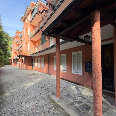 Manuela's Next To Center View Terrace - Happy * Stresa